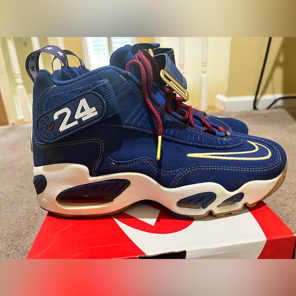 Nike Men’s Navy Athletic High-Top Sneakers with Gold Accents